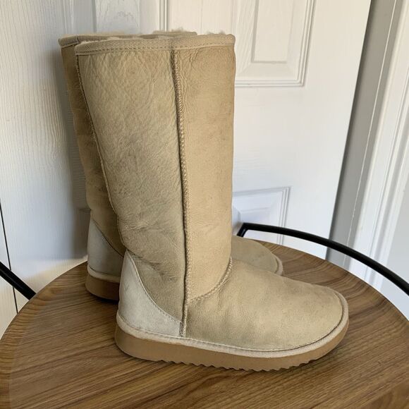 Classic Tall Beige Water-resistant Suede Boots US 7 Women SheepsKin 13 In Tall - Picture 12 of 16